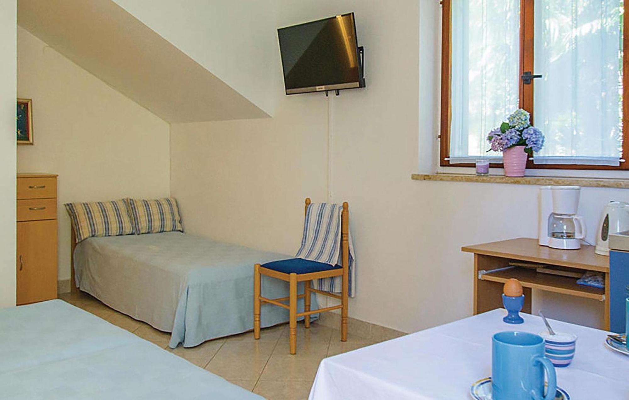 Beautiful Apartment In Rabac With Kitchen Eksteriør bilde